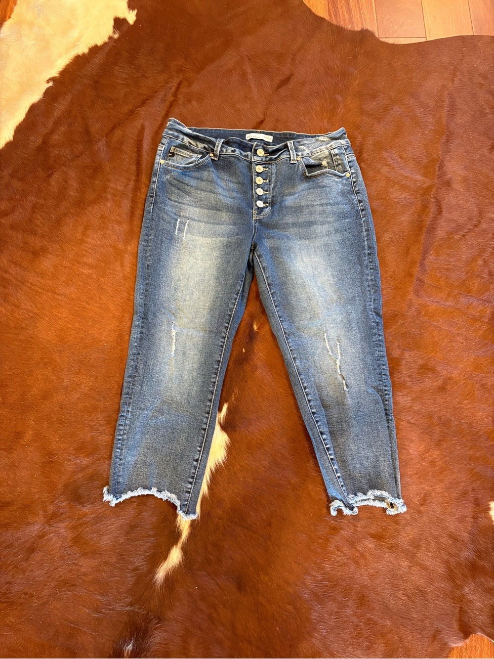 KanCan Mid-Rise Button-Fly Distressed Cropped Jeans - Blue